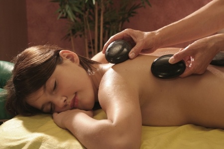 Hot Stone Massage: Benefits and Cautions — Spa Theory